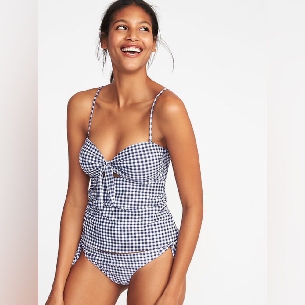✨Host Pick✨NWOT Old Navy Tie-Front Tankini Top